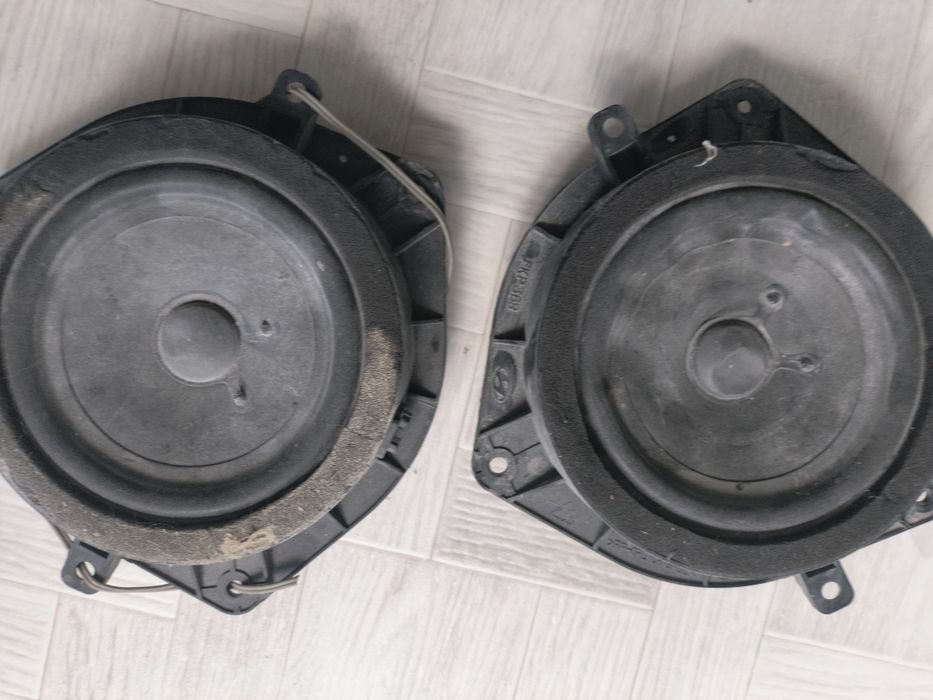 Продам колонки от акцента 2014