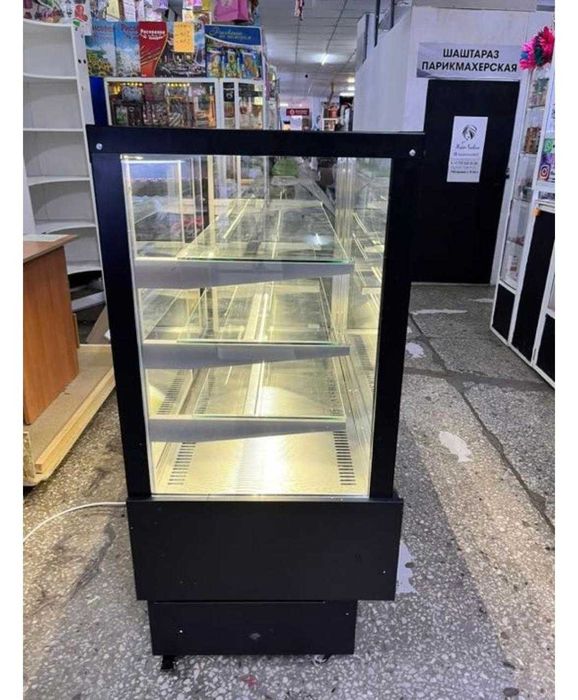 Холодильная витрина новая