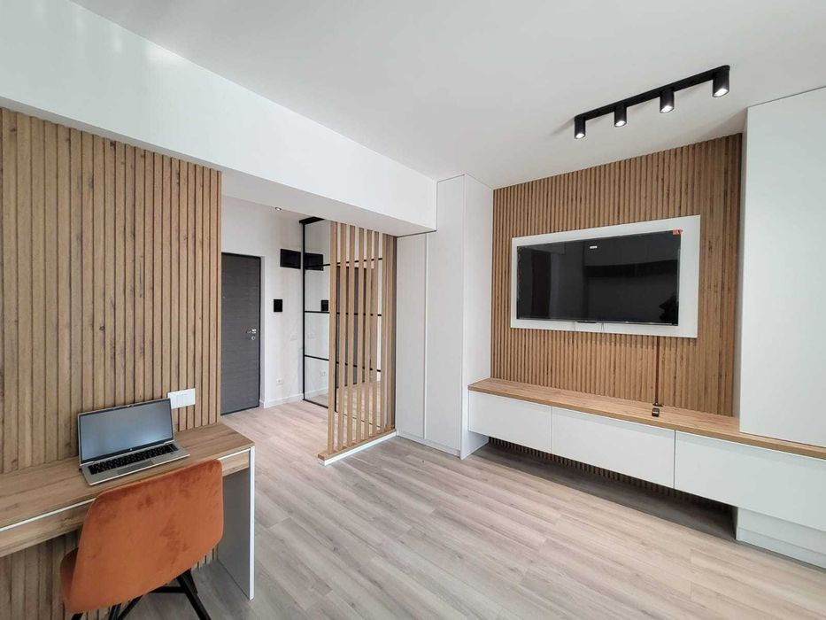 Garsoniera de inchiriat, prima inchiriere, Lujerului