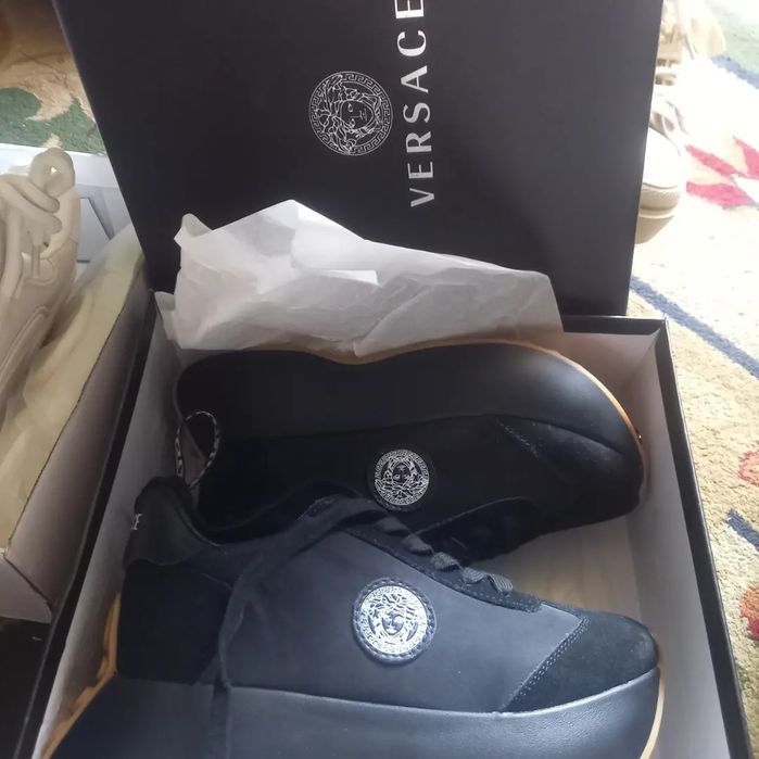 Новые кроссовки 37-38р