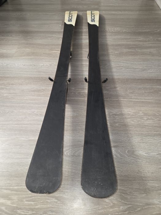 Продавам ски SCOTT