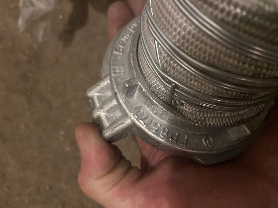 Пожарныии рукав новыи