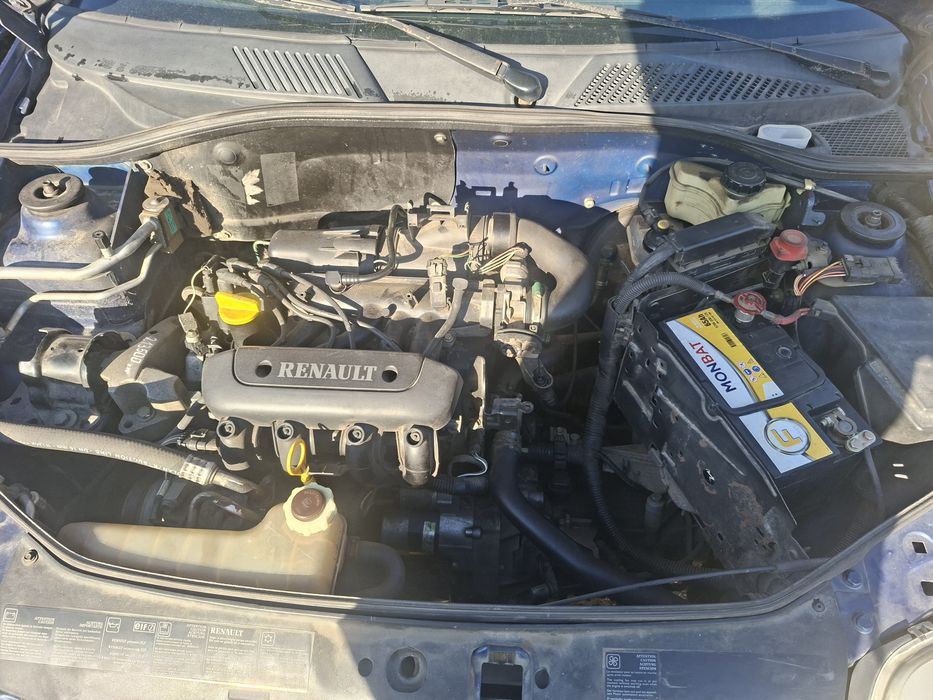 Рено Клио 1.2 бензин 2000г.