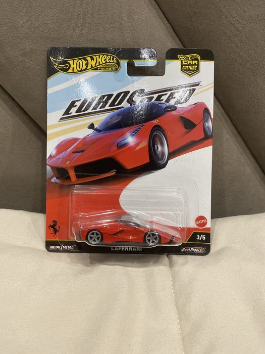 Обмен/продажа феррари хотвилс,hotwheels , premium, премиум Laferrari