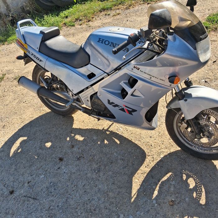 Honda VFR 750 F.