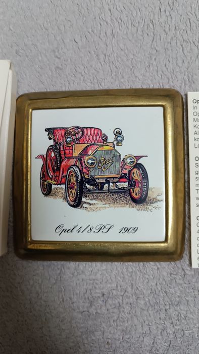 Plachete ceramica mașini de epoca