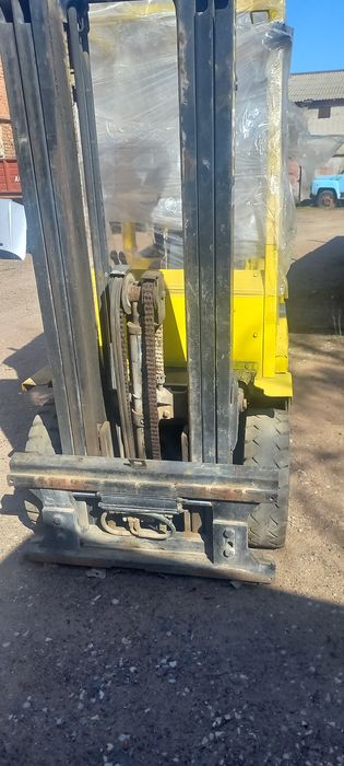 В продаже вилочный погрузчик