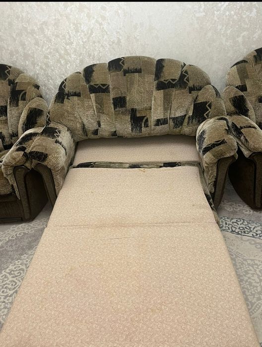 Диваный кровать почти новый