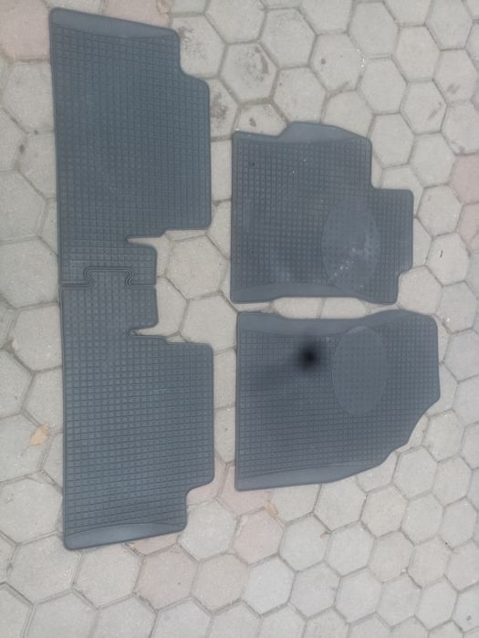 Полики на тойота королла 150