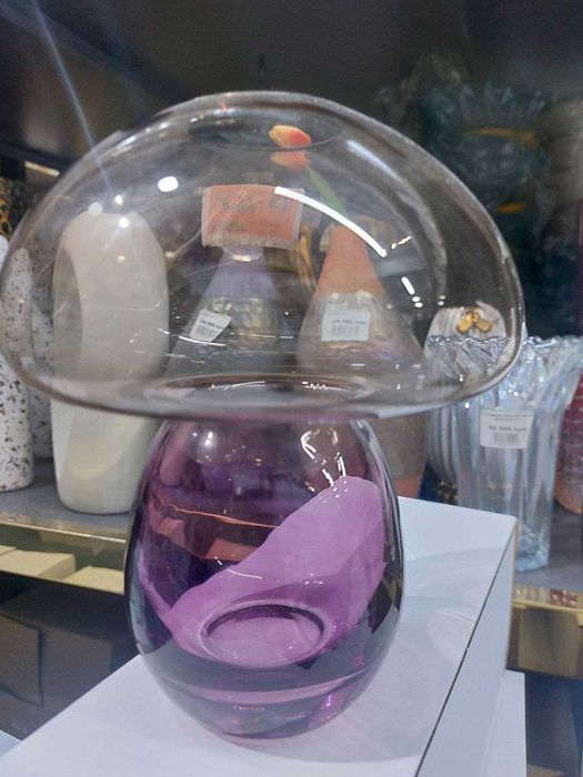 Стеклянная ваза в форме гриба