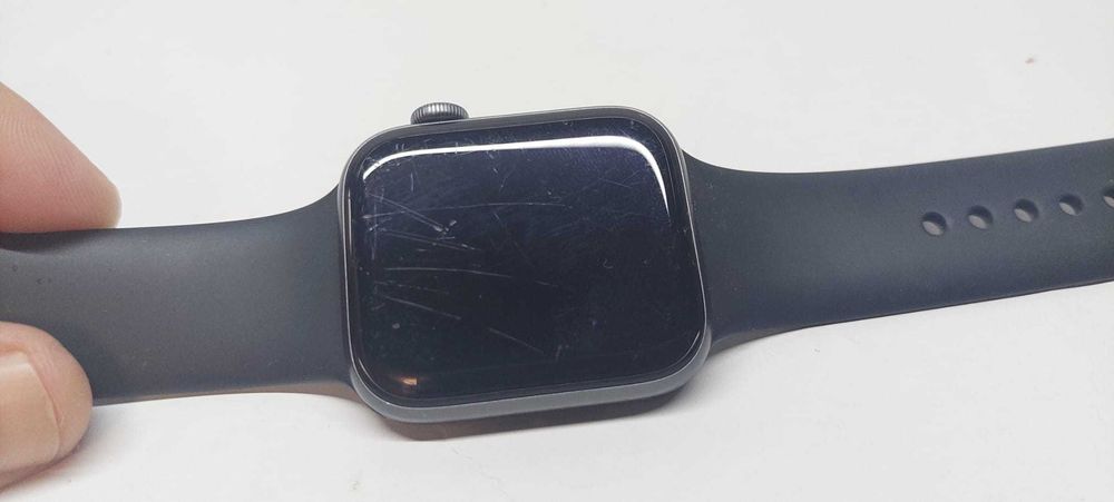 Apple Watch Generatia 4