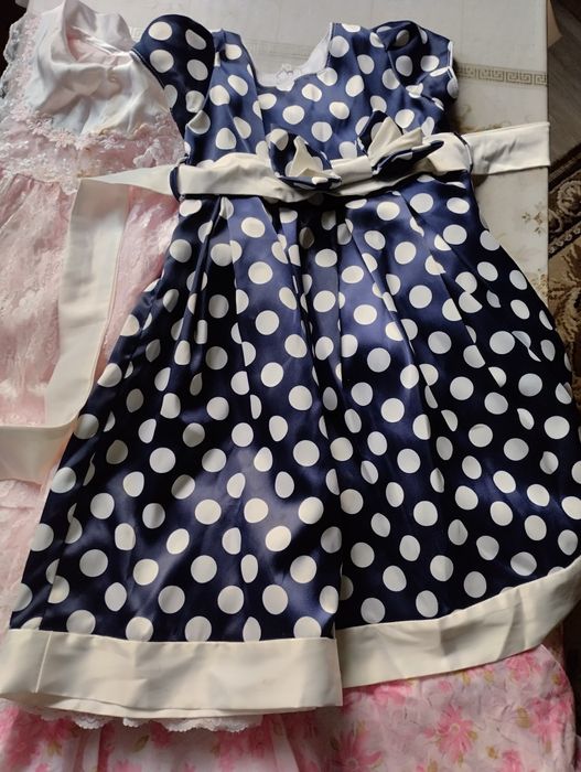 Продам платья на девочку