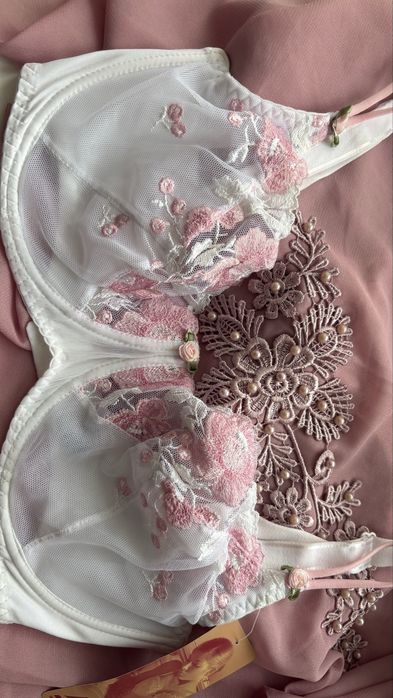 Бюстгальтеры, нижнее белье