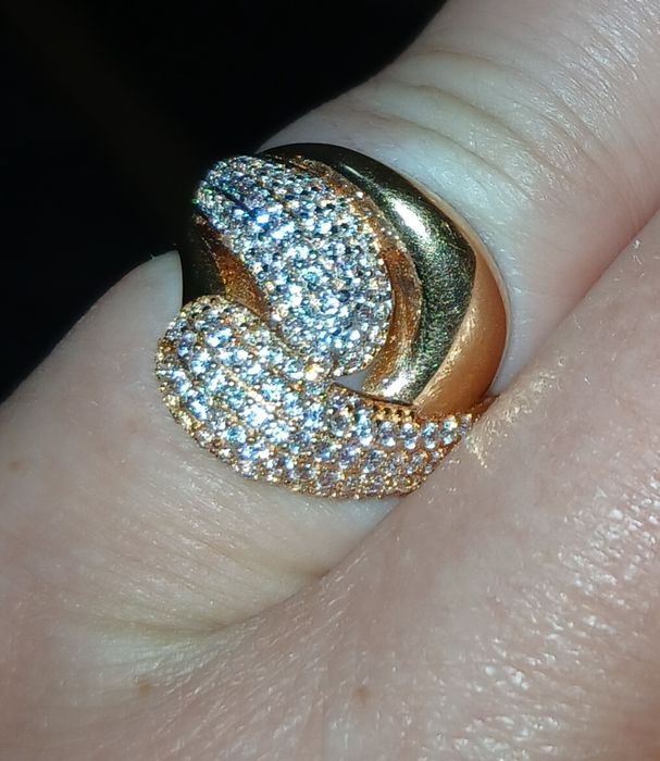 Золотое кольцо с биркой