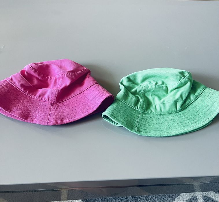 Две плажни шапки Zara