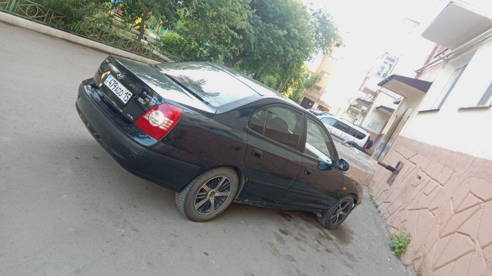 Продам машину Hyundai Elantra