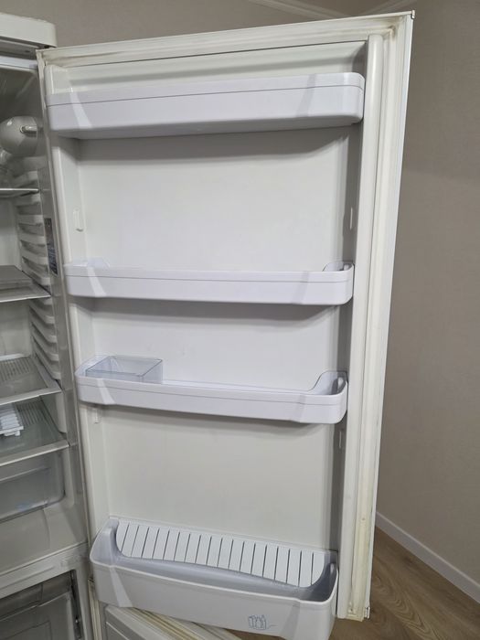 Холодильник Indesit SB 200