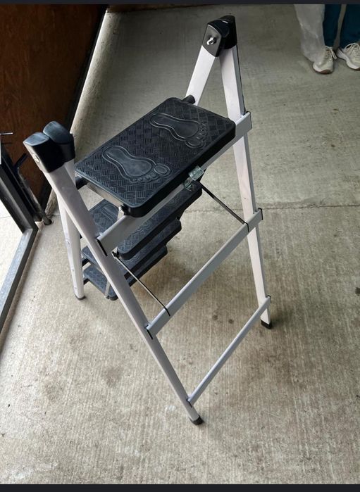 Se vinde scara noua!