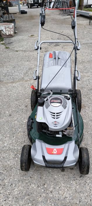 Бензинова самоходна косачка