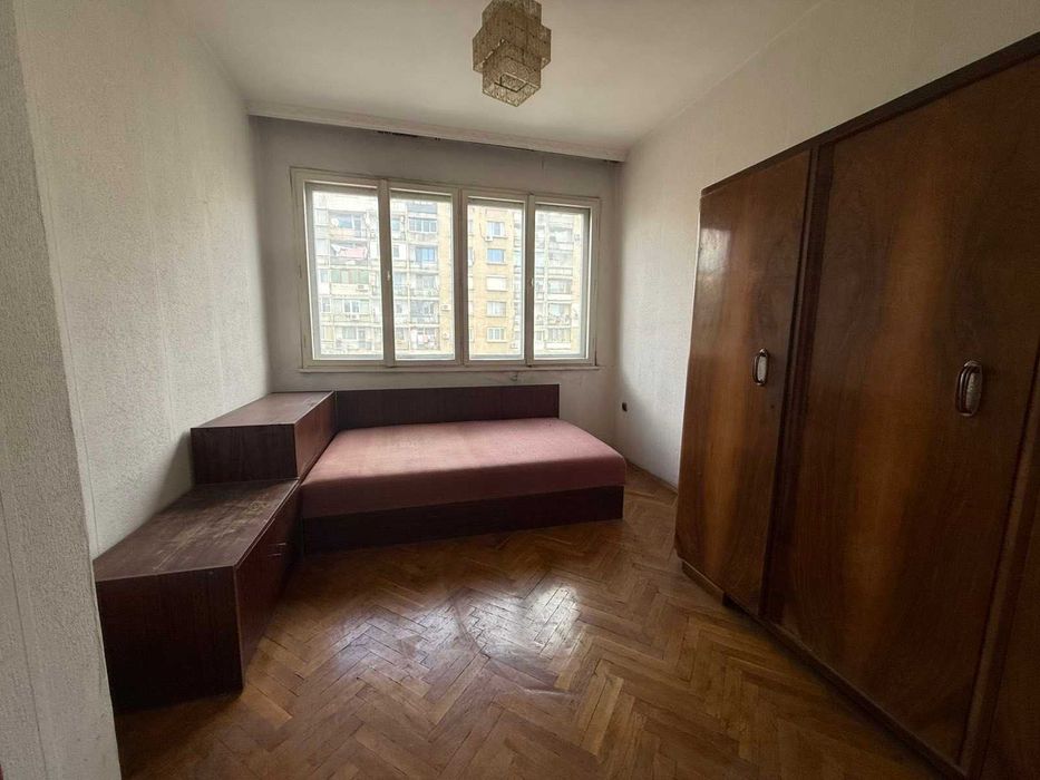 Продава се Четиристаен апартамент в Пловдив, Гагарин - 96 кв.м за 2256 €/кв.м - Снимка #3