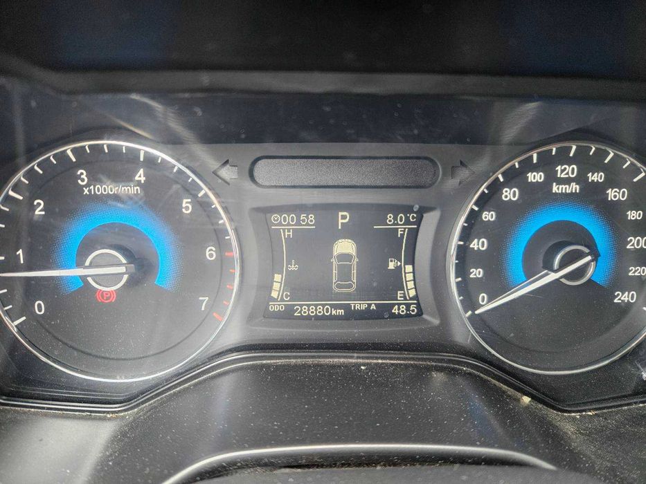 Продавам 7 места автомобил DFSK  на 30000км.В гаранция до 2032 год.