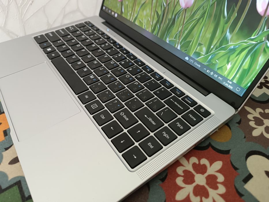 Ноутбук HYDRA SSD M.2 Windows 10 Pro.