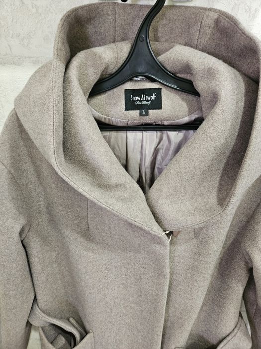 Продам демисезонное пальто