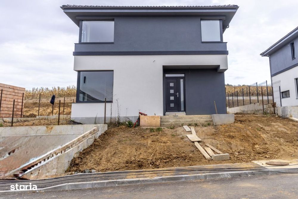 Casa individuala de vanzare in Corusu – finisata exterior, interior
