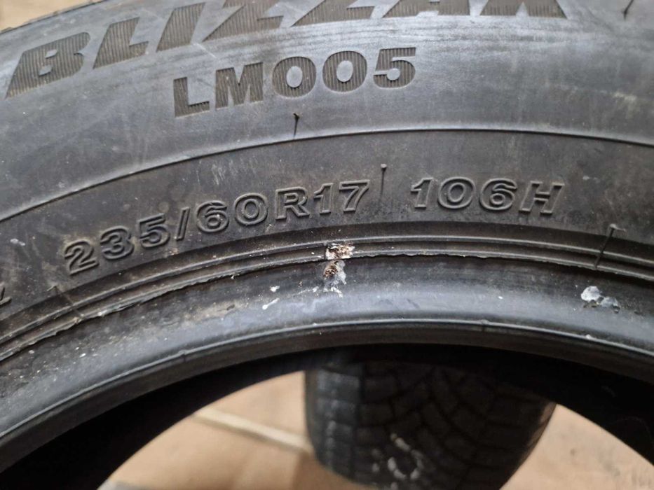 2 Bridgestone R17 235/60
зимни гуми
DOT3421