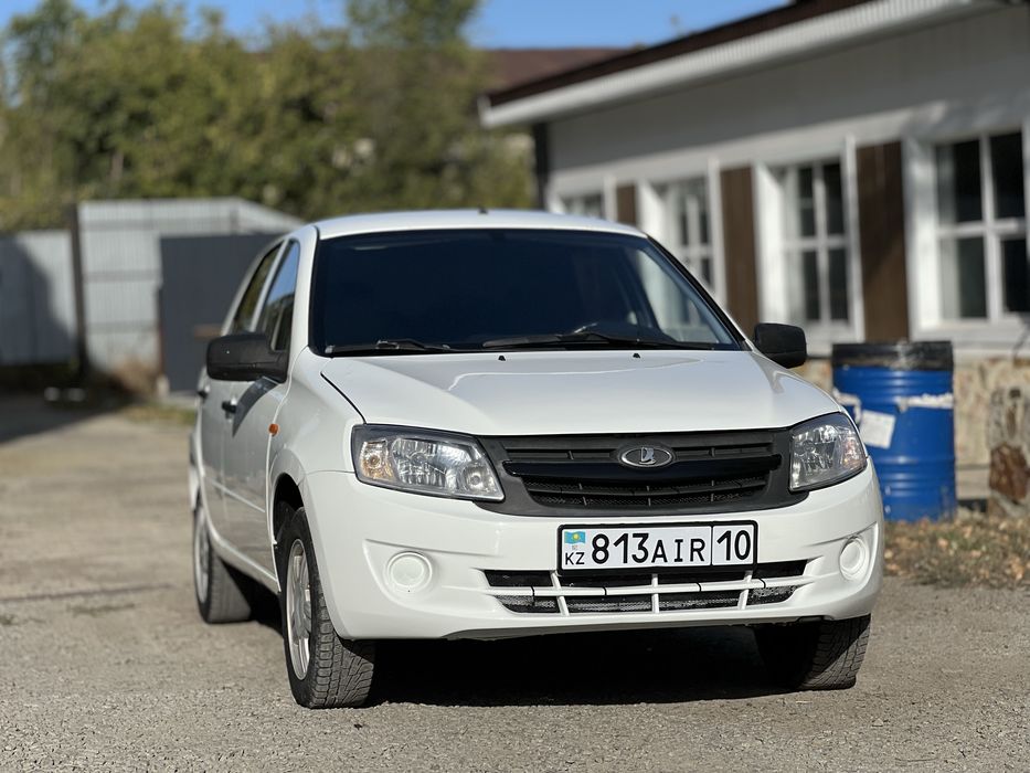 Лада Granta 2013 год