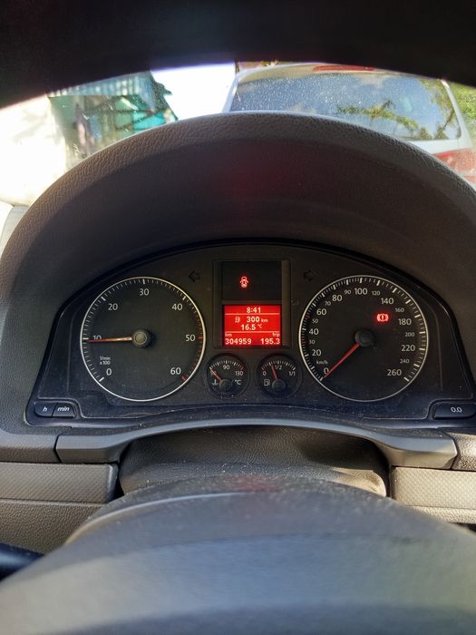 Vând Golf 5 1.9diesel an2005 înmatriculat acte la zi fără filtru de particule stare bună