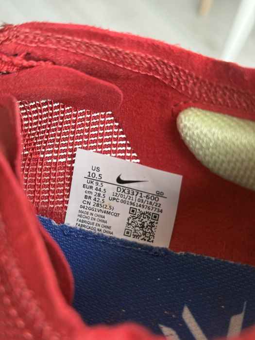 Продам кроссовки Nike
