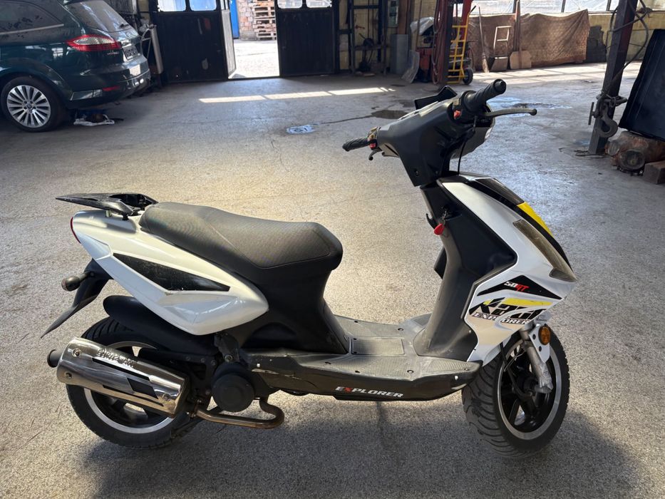 Explorer 50cc с документи за регистрация