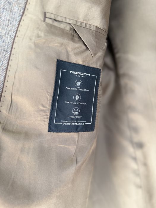 Чисто ново палто Teodor 80% вълна