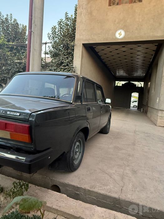 Lada VAZ 2107 

2011 yil.
Yurgan masofasi 70 000 km.
Kraskasi toz