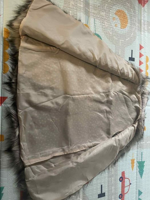 Нов пухен елек от  дълъг еко косъм в размер S