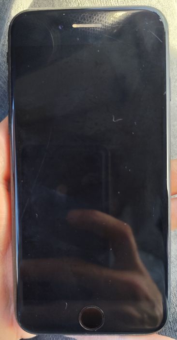 Vand Iphone 8 pentru piese