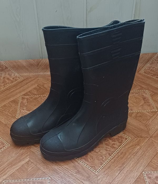 Продам Сапоги резиновые р44