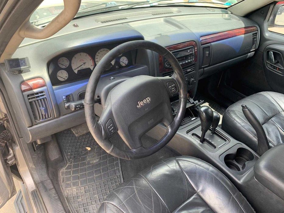 Dezmembrez Jeep Grand Cherokee WJ 4.0 L ERH--JEEP 2.7 CRD om612