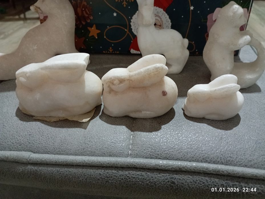 продам фигурки животных из камня