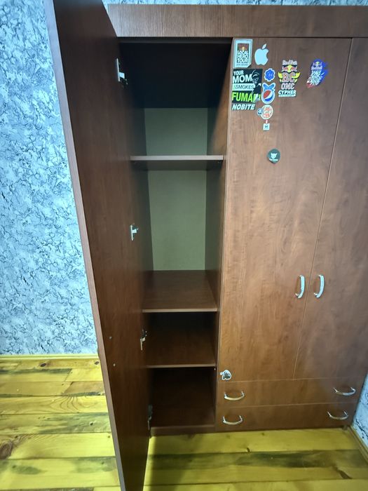 Качественный шкаф для одежды