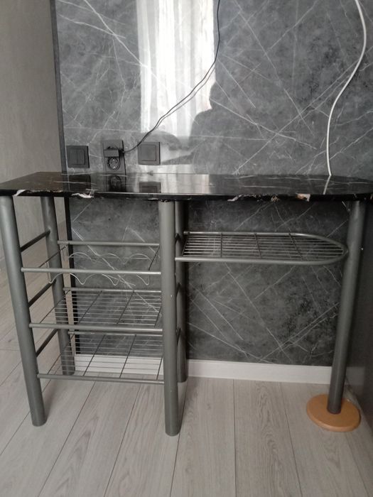 Продам стол б/у...