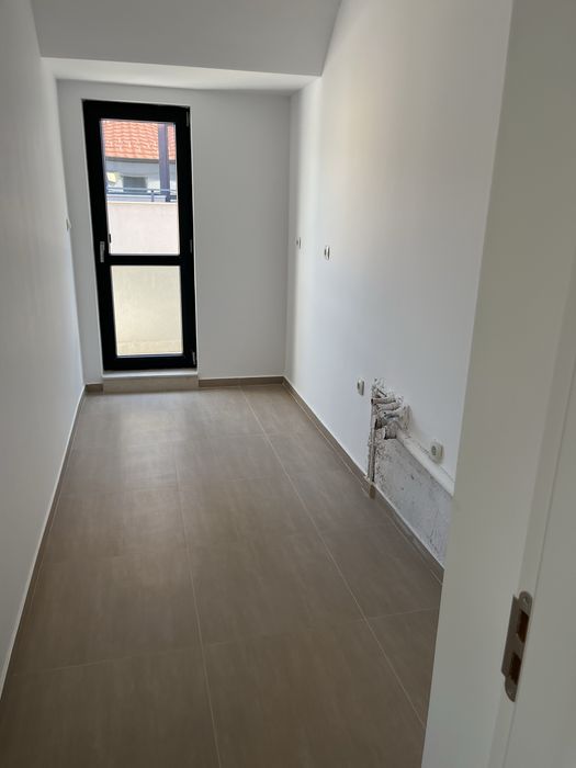 Давам офис под наем за първи наематели