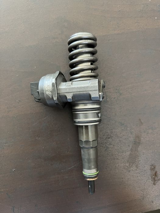 Vând injectoare touran