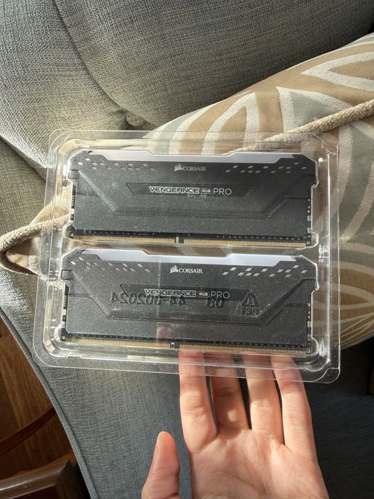 RAM Corsair Vengeance PRO. 16 GB ( 2 x 8 GB) RGB