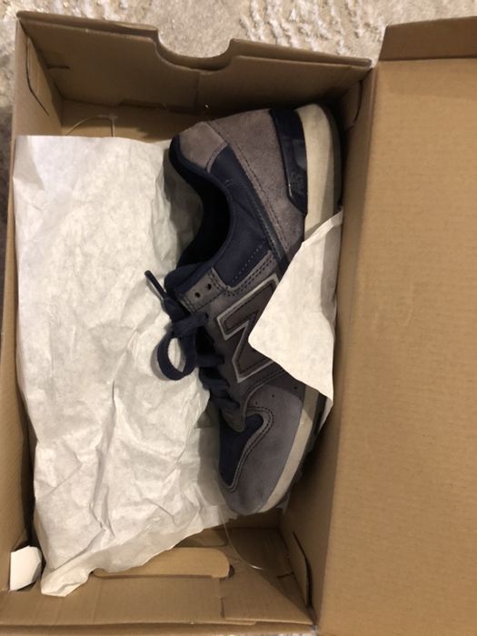 Adidasi dama New Balance pielea intoarsa bleumarin