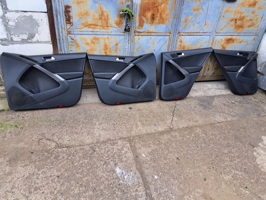 Fete usi piele și macarale față sp vw tiguan