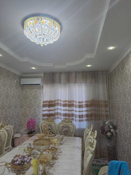 Медгородок 4 хона квартира сотилади!Балкон 2*6м.