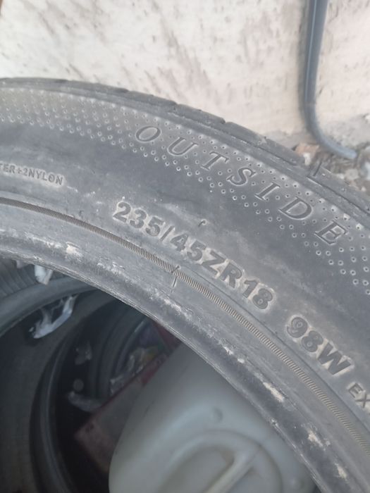 Шины летние 235/45 18