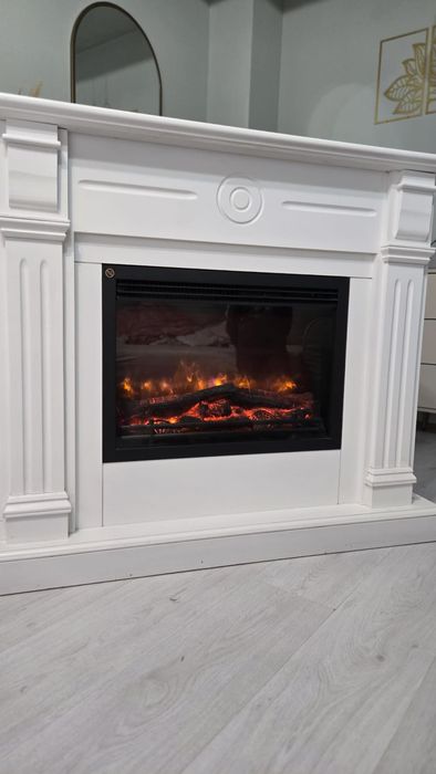 Semineu electric cu efect de flacara